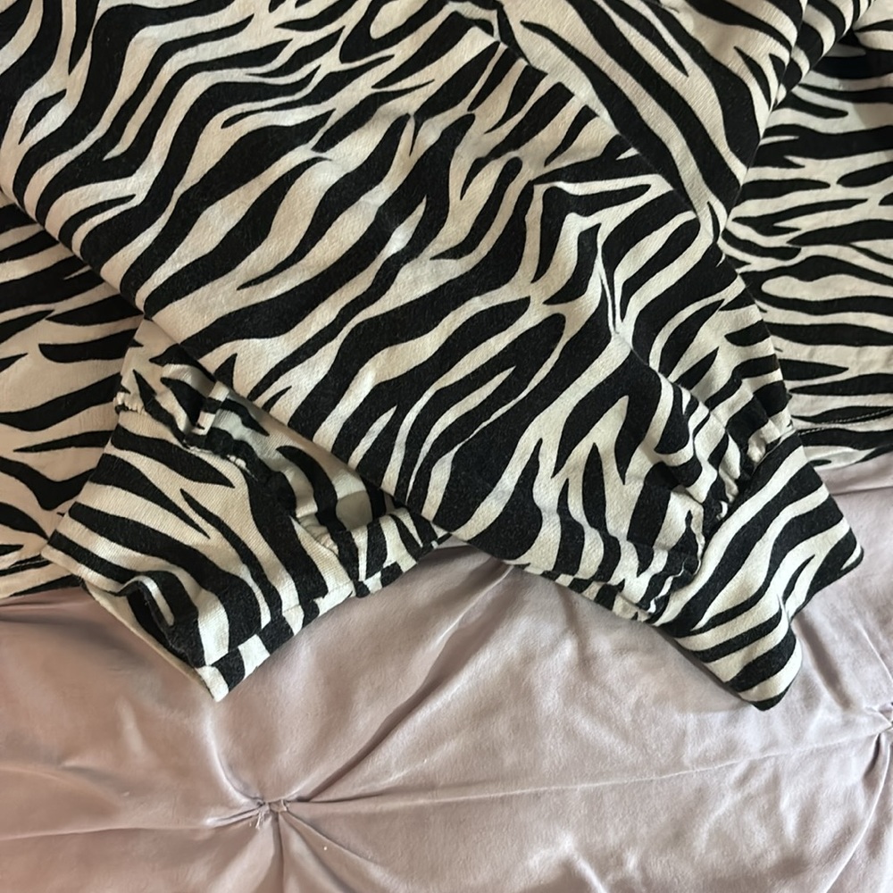 Zebra Sweater - Picture 2 of 5